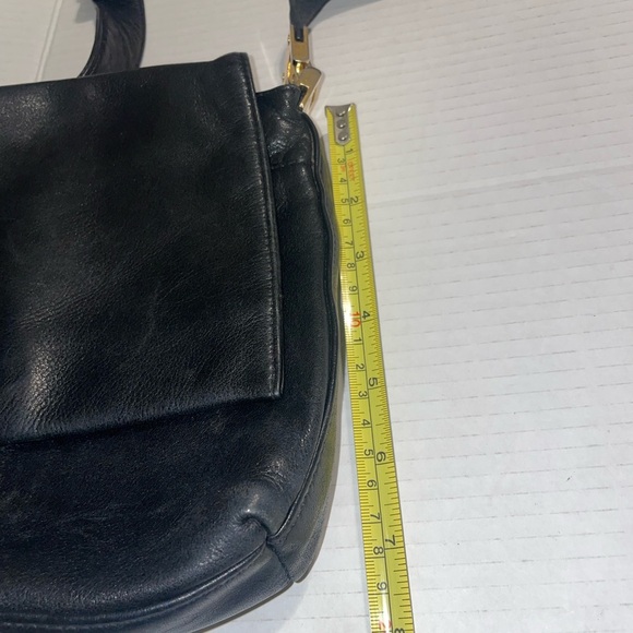 Perlina Elegant Black Leather Purse - Picture 7 of 8